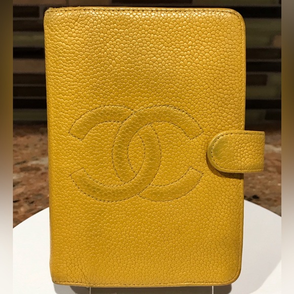 CHANEL Caviar Leather Agenda πππ₯ - Picture 3 of 17